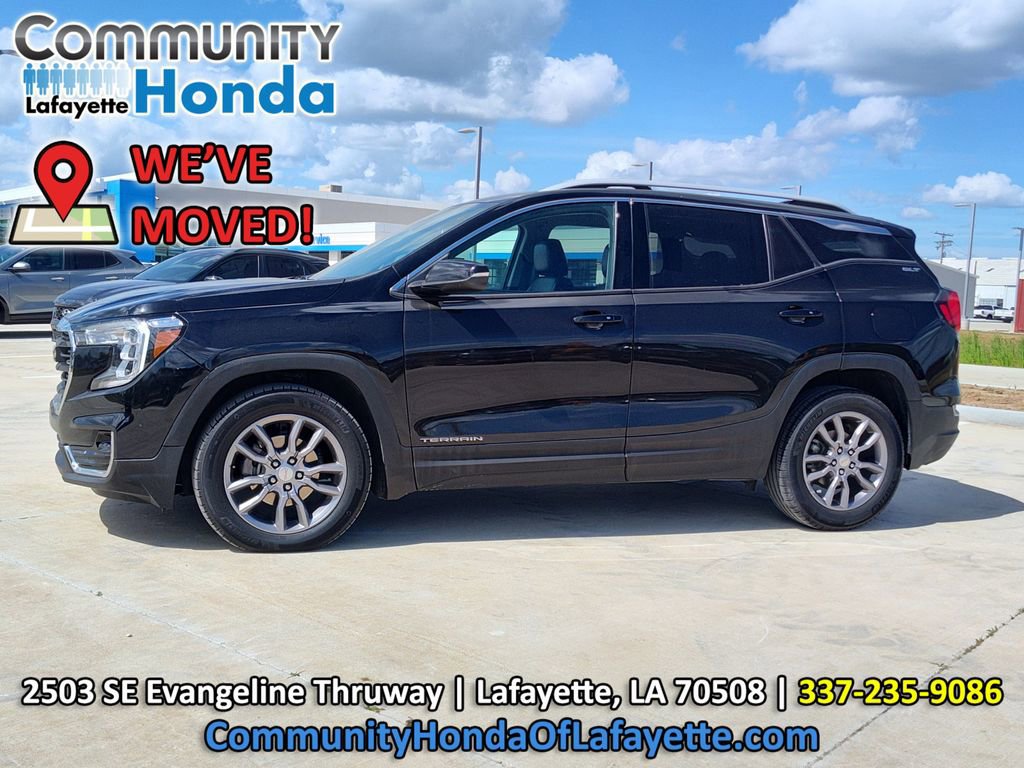 Used 2023 GMC Terrain SLT w/ LPO, Floor Liner Package FWD image 3