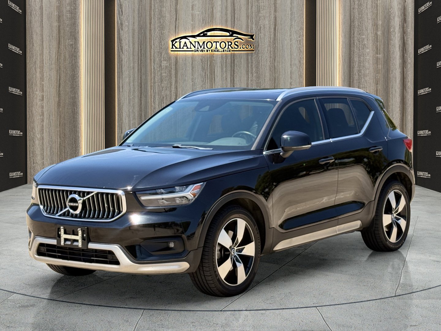 Used 2021 Volvo XC40 T5 Inscription w/ Climate Package AWD/4WD image 3