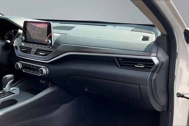 Used 2025 Nissan Altima 2.5 SV image 24