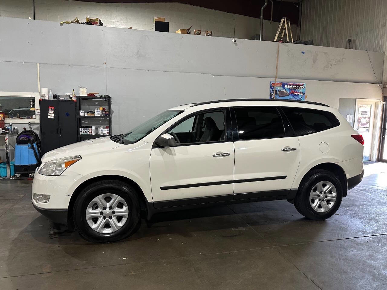 Used 2011 Chevrolet Traverse LS image 2