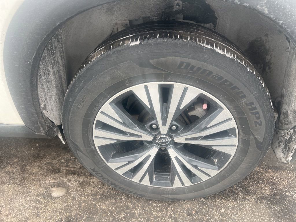 Used 2023 Nissan Rogue SV w/ SV Premium Package image 4