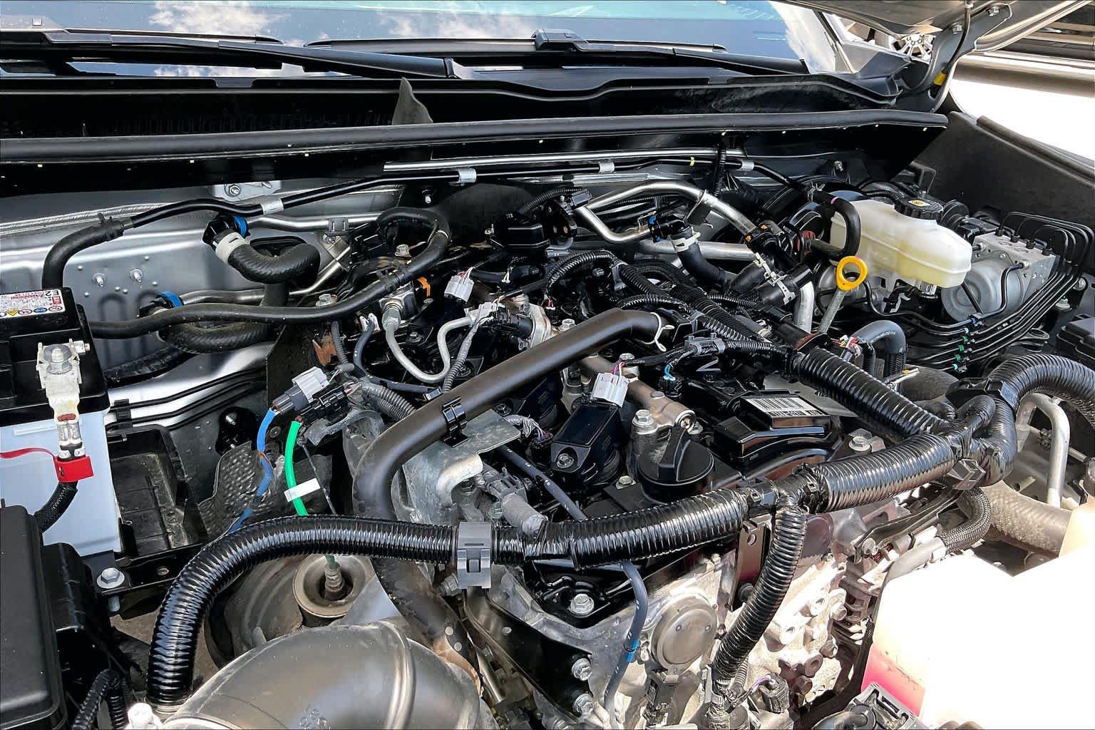 Used 2025 Toyota 4Runner SR5 AWD/4WD image 32