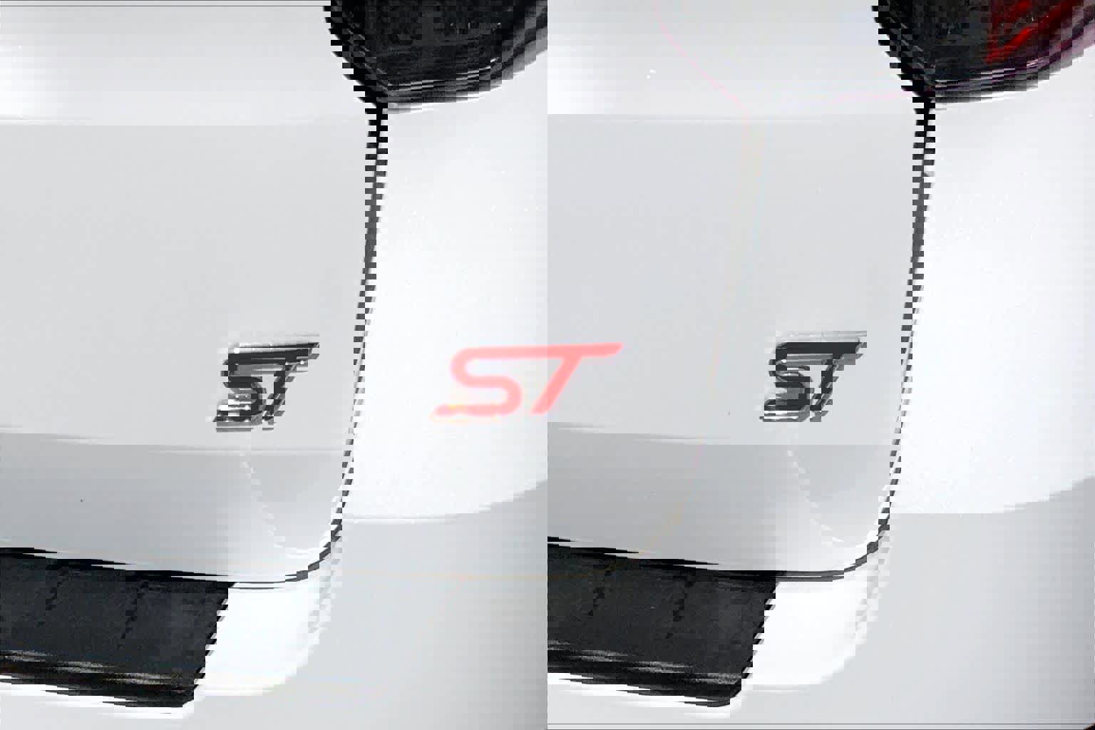 Used 2025 Ford Explorer ST image 28