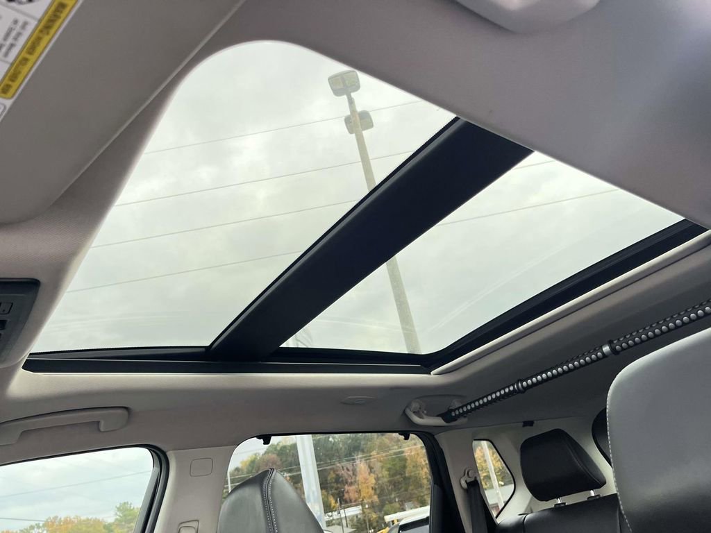 Used 2021 Nissan Rogue Platinum image 25