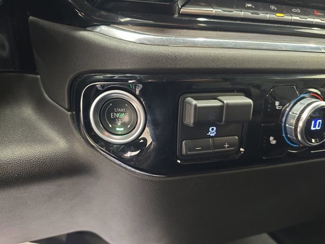 Used 2025 GMC Sierra 1500 SLT AWD/4WD image 24