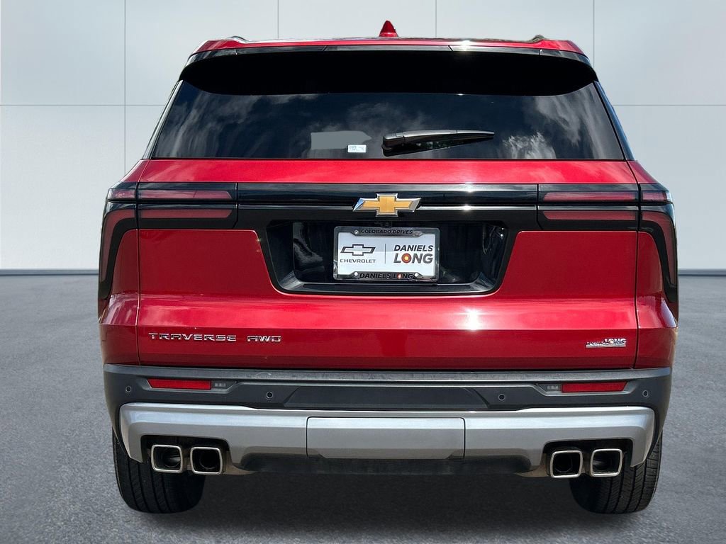 Used 2025 Chevrolet Traverse LT AWD/4WD image 4