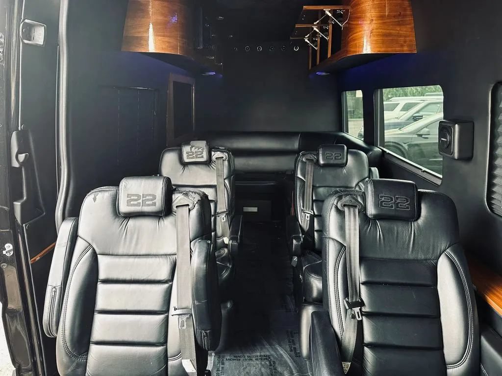 Used 2014 Mercedes-Benz Sprinter 2500 image 32