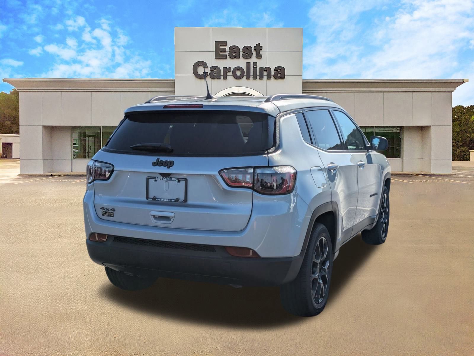 New 2026 Jeep Compass Latitude image 3