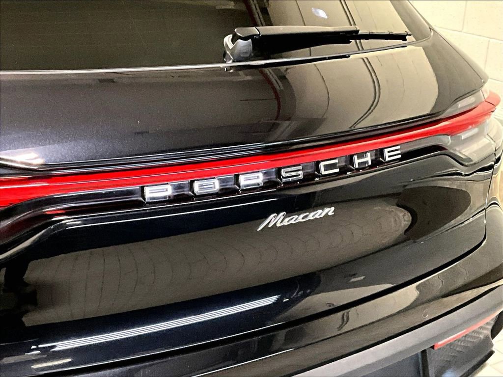 Used 2025 Porsche Macan image 13