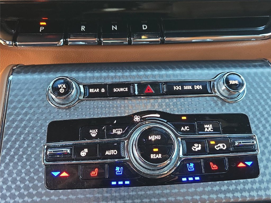 Used 2023 Lincoln Aviator Black Label AWD/4WD image 22
