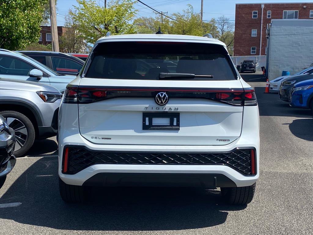 New 2026 Volkswagen Tiguan SEL R-Line image 4
