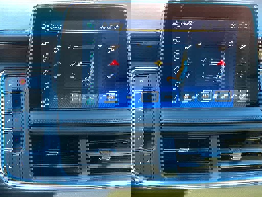 Used 2022 Chevrolet Suburban High Country image 12