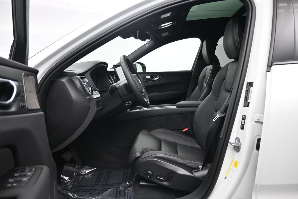 New 2026 Volvo XC60 T8 Ultra w/ Climate Package AWD/4WD image 18