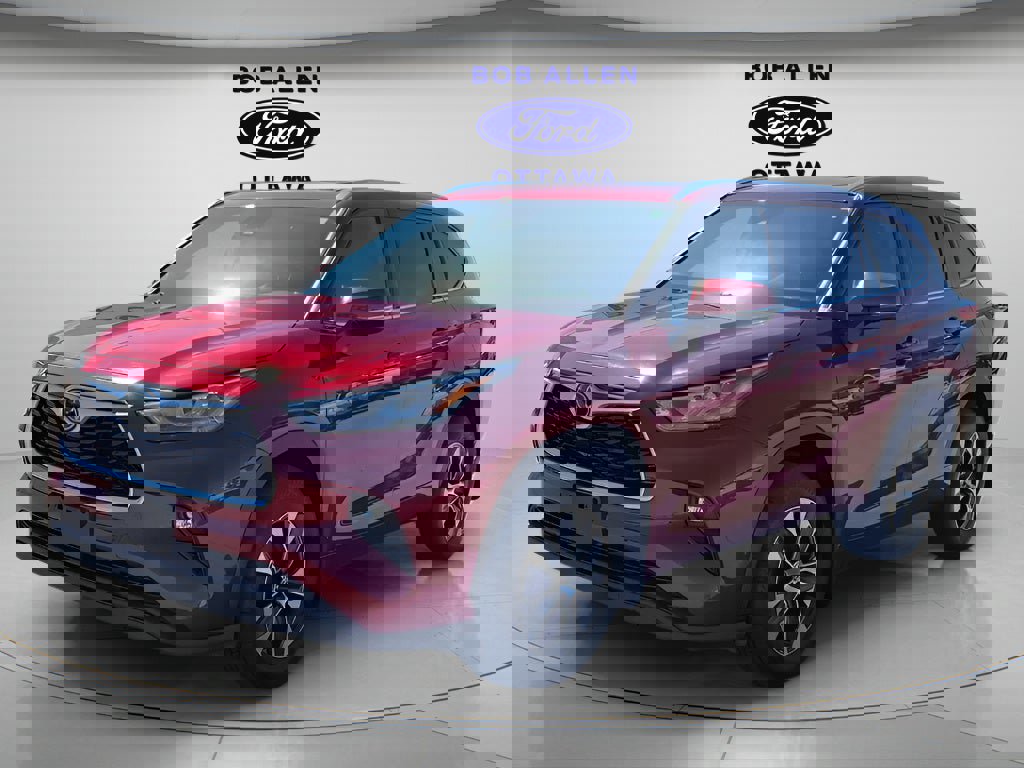 Used 2020 Toyota Highlander XLE image 1