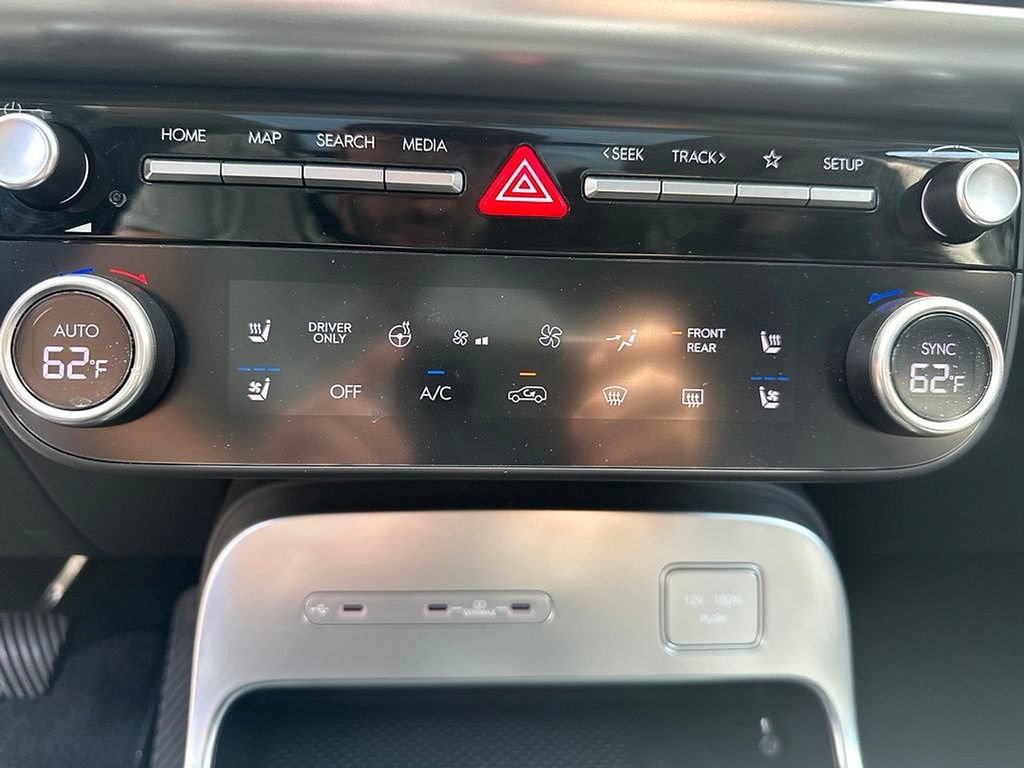 Used 2026 Hyundai Ioniq 9 Limited AWD/4WD image 17