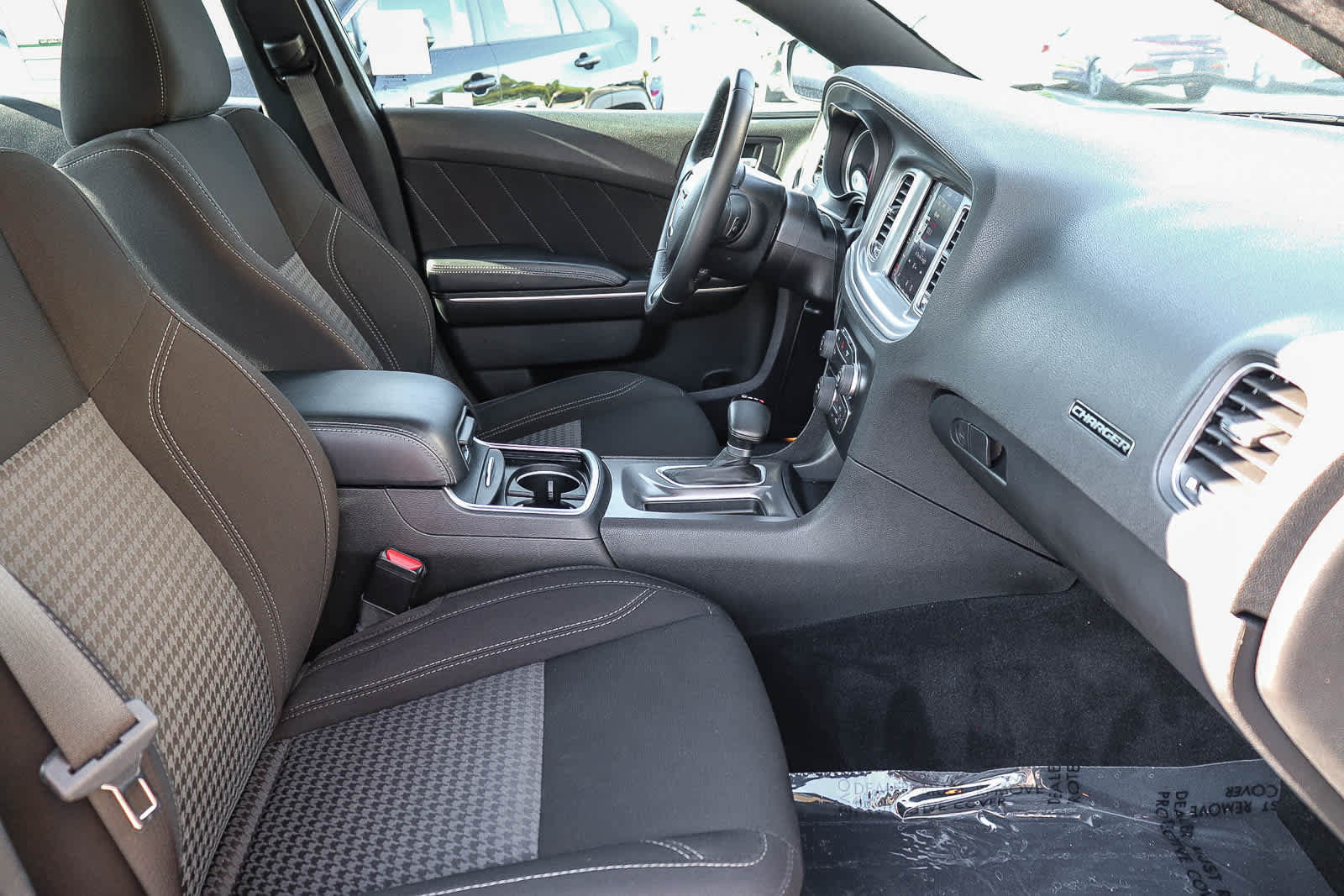 Used 2023 Dodge Charger SXT RWD image 15