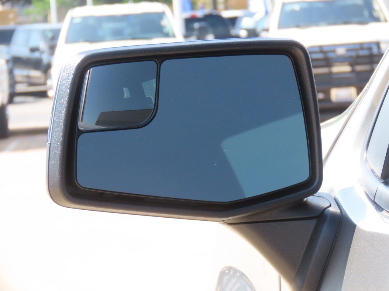 Used 2024 Chevrolet Silverado 1500 LT RWD image 16