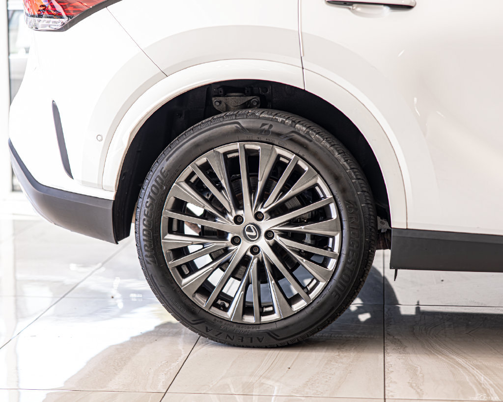 Used 2023 Lexus RX 350 AWD w/ Cold Area Package image 11
