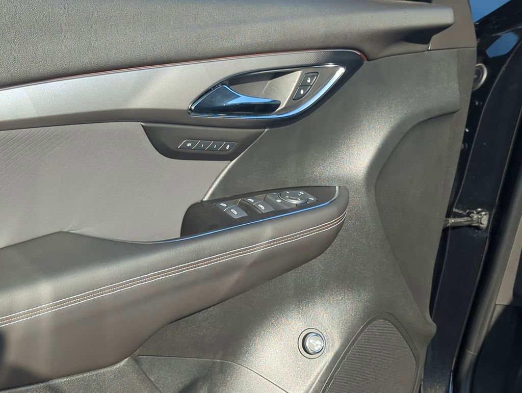 Used 2025 Buick Envision Sport Touring image 22