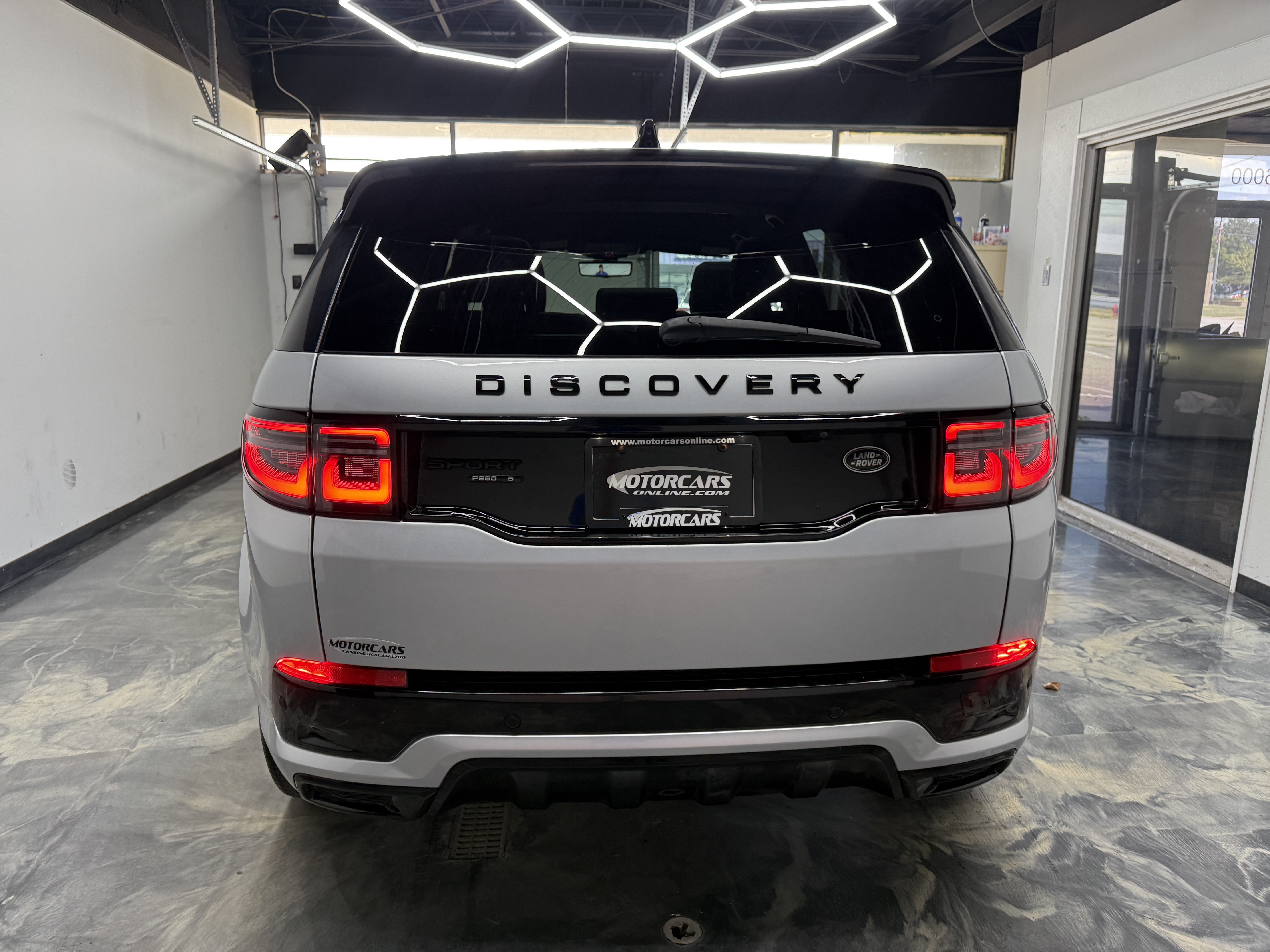 Used 2020 Land Rover Discovery Sport S R-Dynamic AWD/4WD image 4