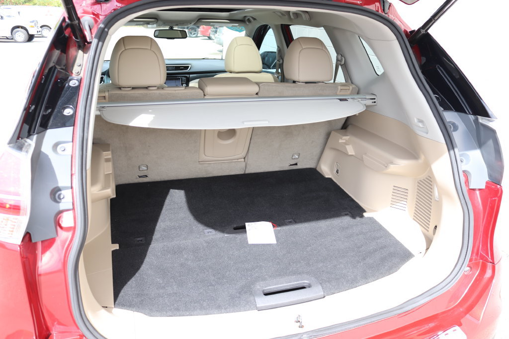 Used 2016 Nissan Rogue SL AWD/4WD image 25