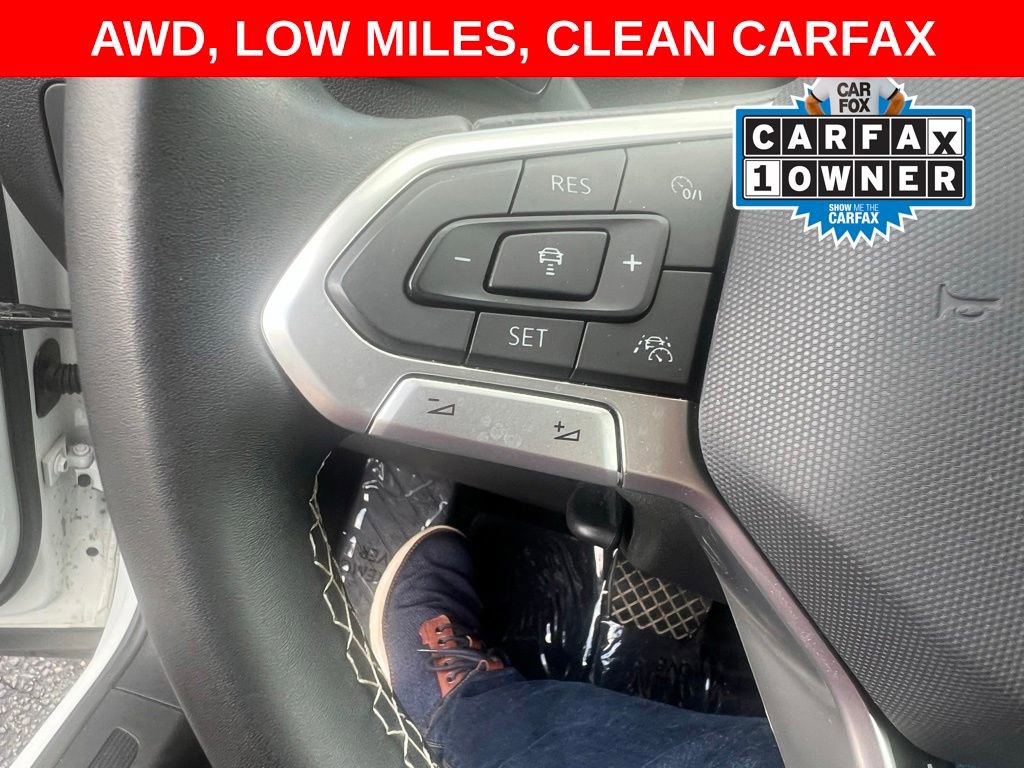 Used 2022 Volkswagen Tiguan SE AWD/4WD image 32