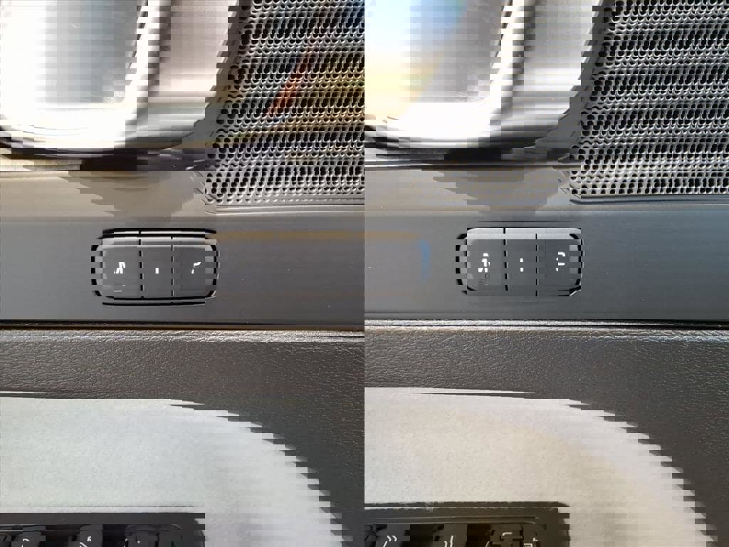 New 2026 Volvo XC40 B4 Plus w/ Protection Package Premier image 17