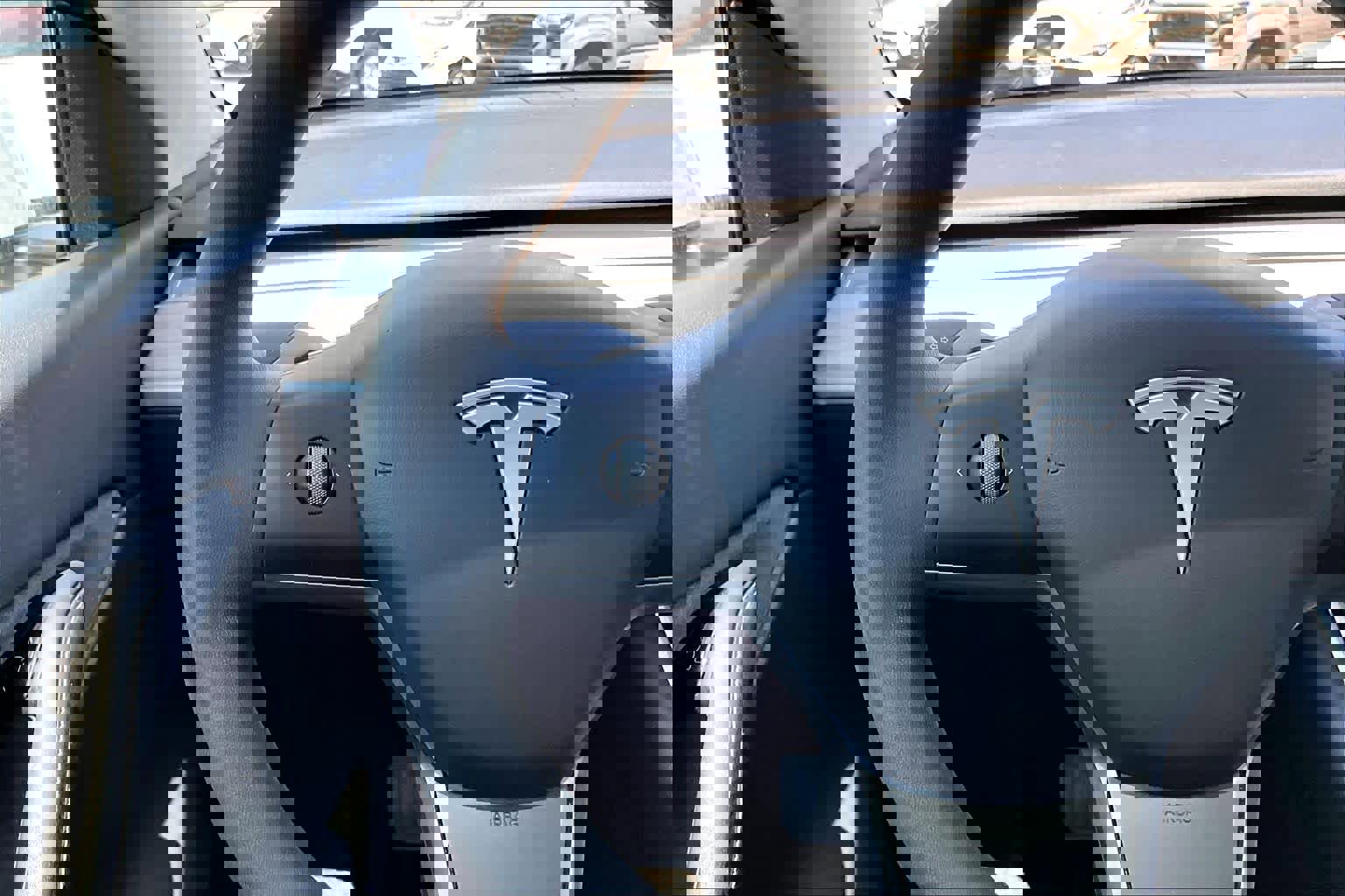 Used 2021 Tesla Model Y Long Range image 23