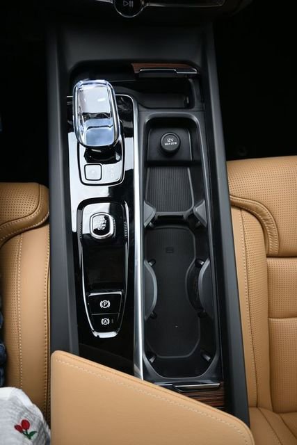 New 2026 Volvo V60 B5 Cross Country Ultra w/ Protection Package Premier AWD/4WD image 12