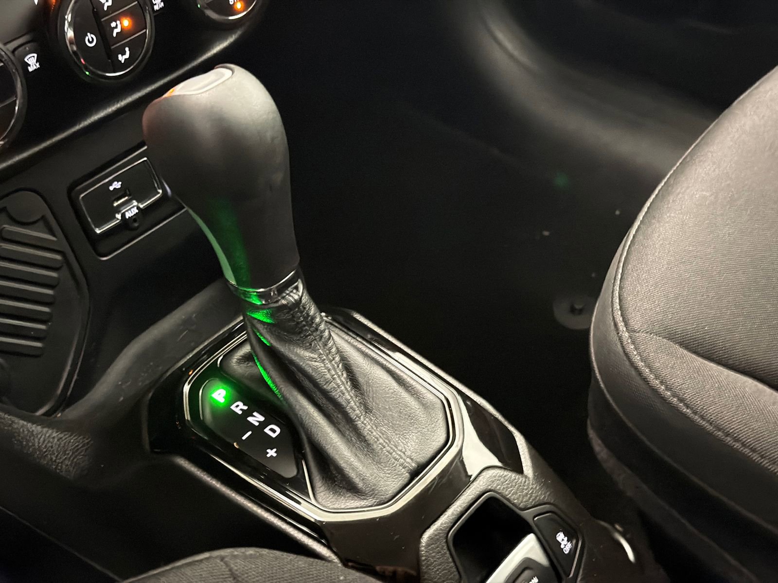 Used 2017 Jeep Renegade Altitude image 27