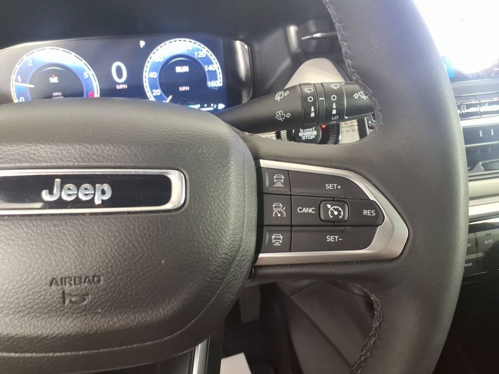 Used 2025 Jeep Compass Limited w/ Elite Group AWD/4WD image 16