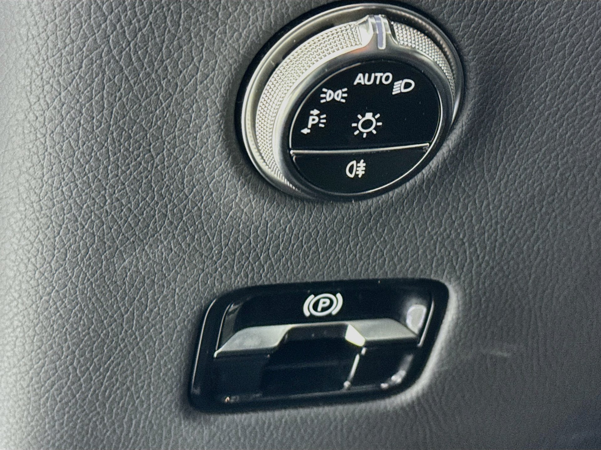 Used 2026 Mercedes-Benz GLC 43 AMG 4MATIC image 11