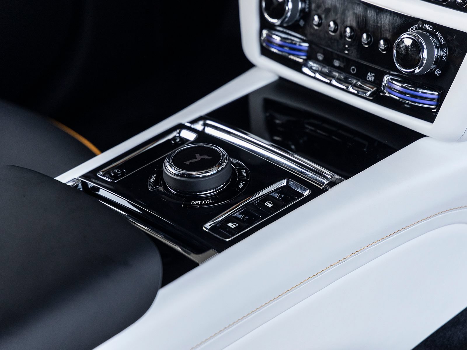 Used 2024 Rolls-Royce Spectre AWD/4WD image 35