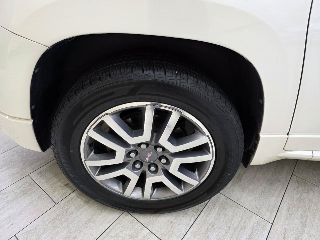 Used 2013 GMC Acadia Denali FWD image 40