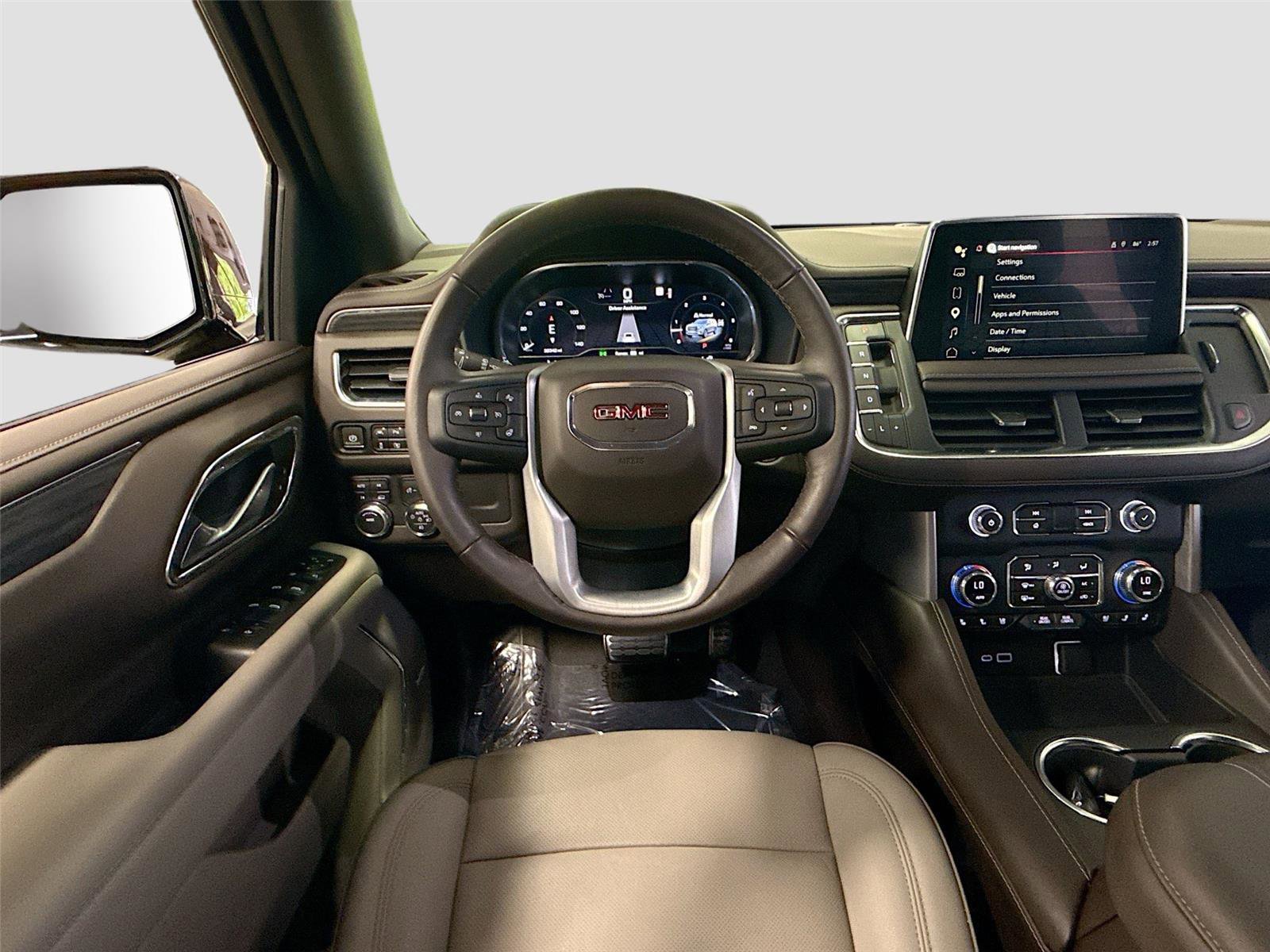 Used 2022 GMC Yukon SLT w/ SLT Luxury Package AWD/4WD image 11