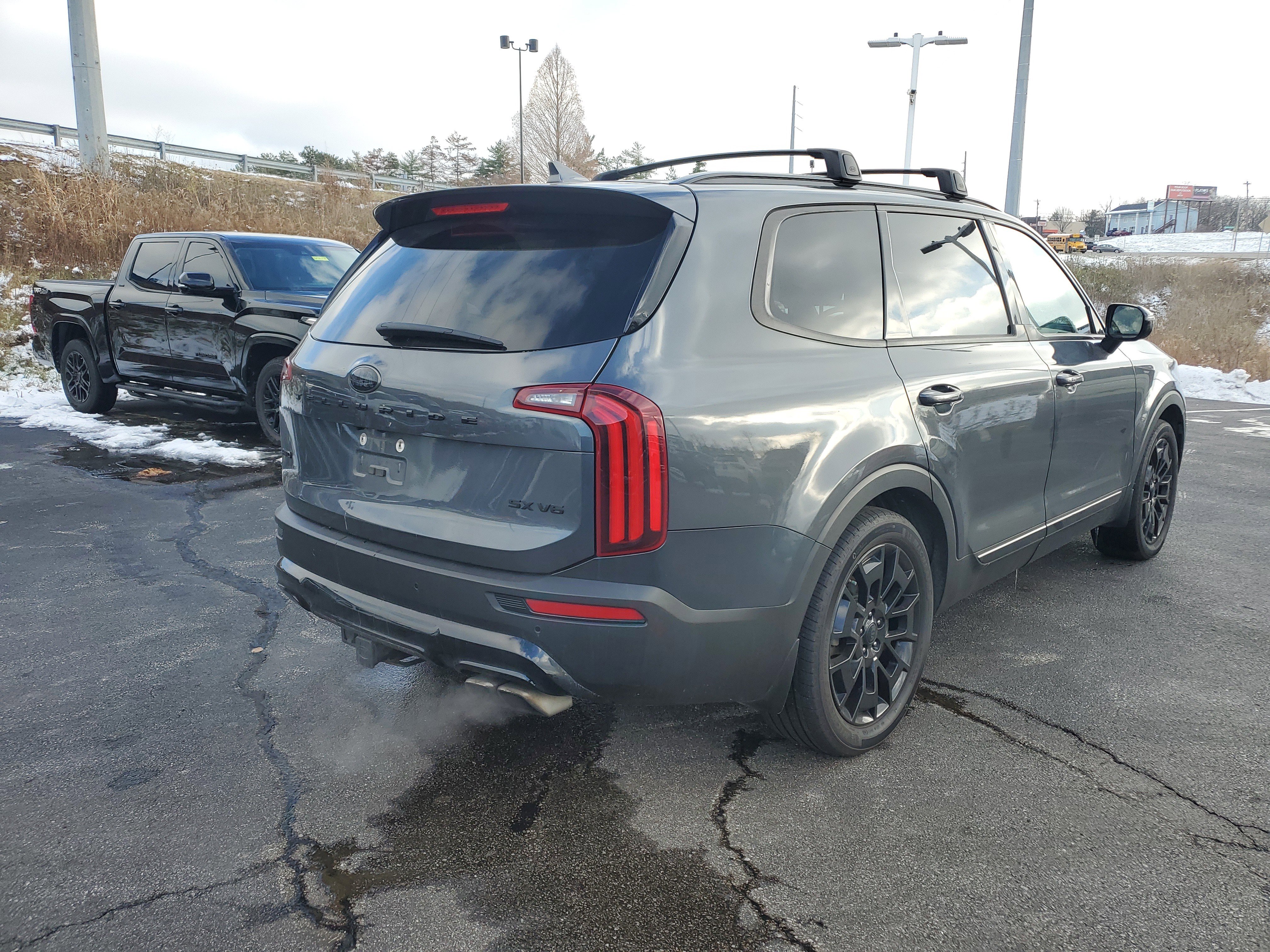 Used 2021 Kia Telluride SX w/ SX Prestige Package image 4