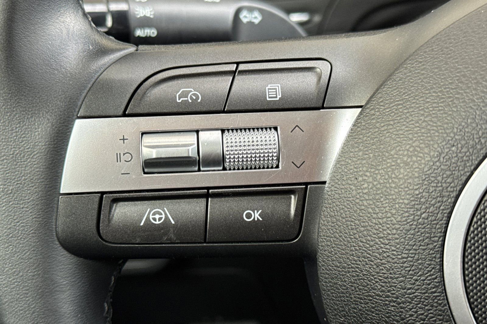 Used 2024 Hyundai Kona SEL FWD image 26
