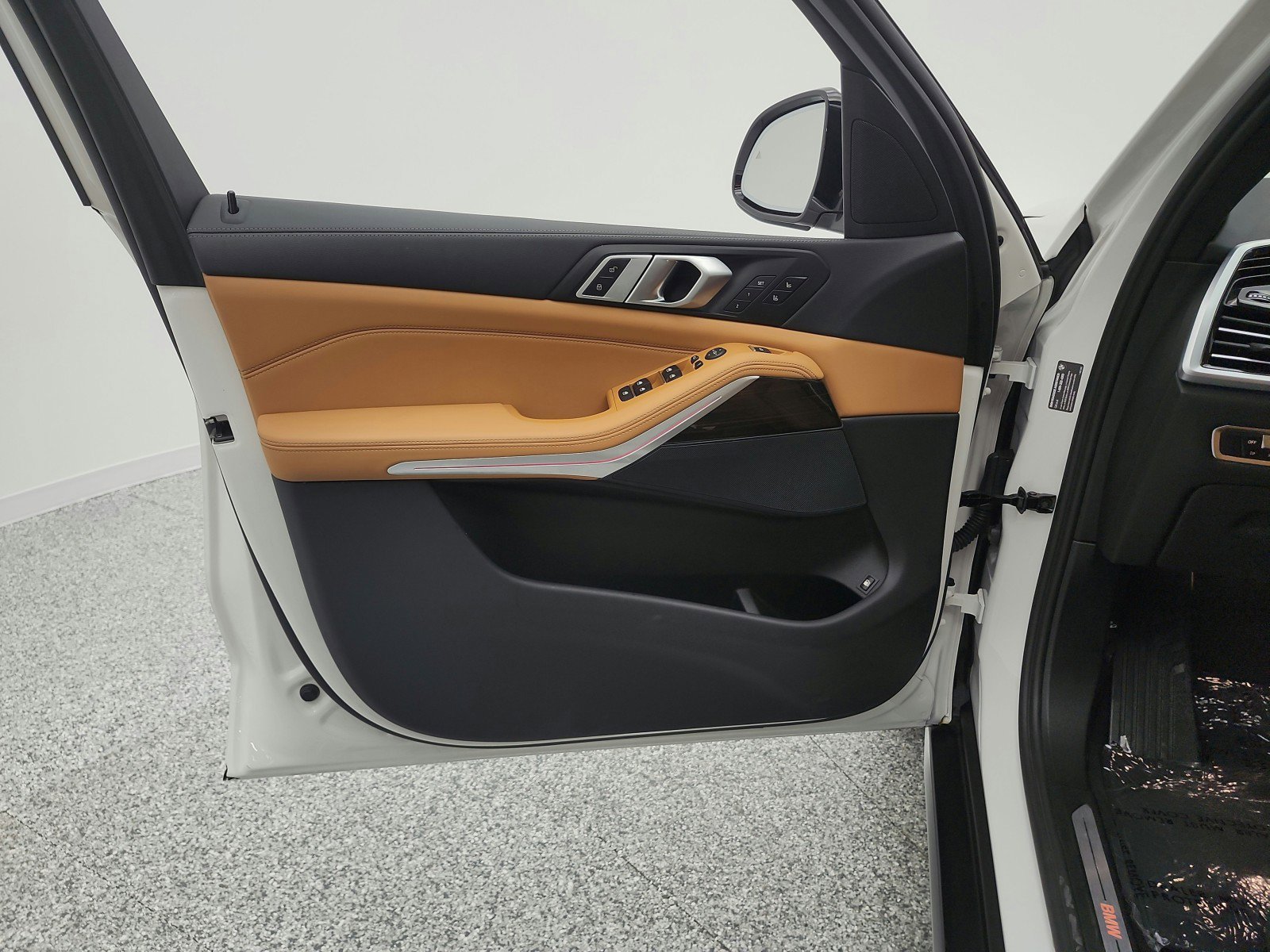 Used 2023 BMW X5 xDrive45e w/ Luxury Seating Package image 14