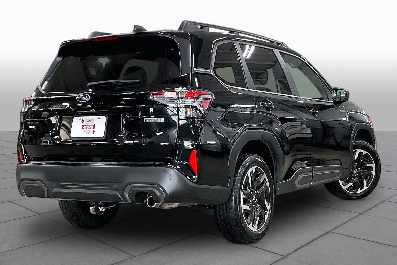 Used 2025 Subaru Forester Limited AWD/4WD image 13