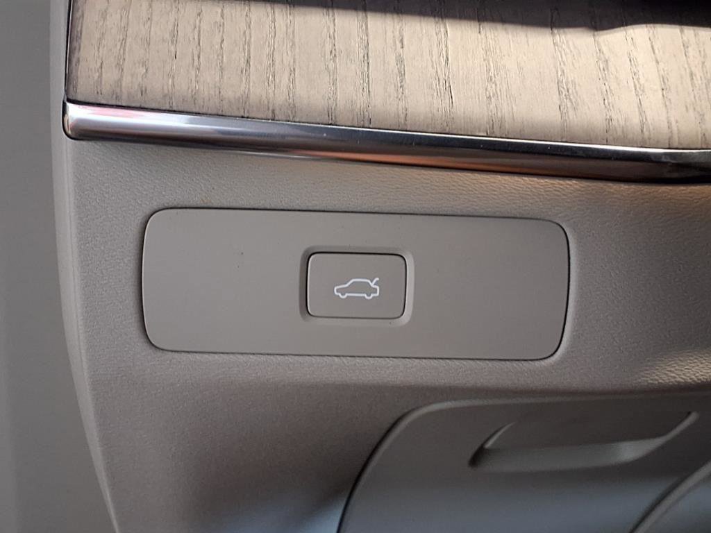 Used 2023 Volvo XC90 B6 Plus image 21
