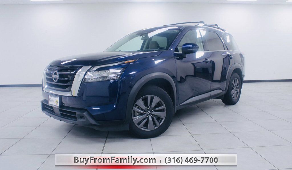 Used 2022 Nissan Pathfinder SV image 1