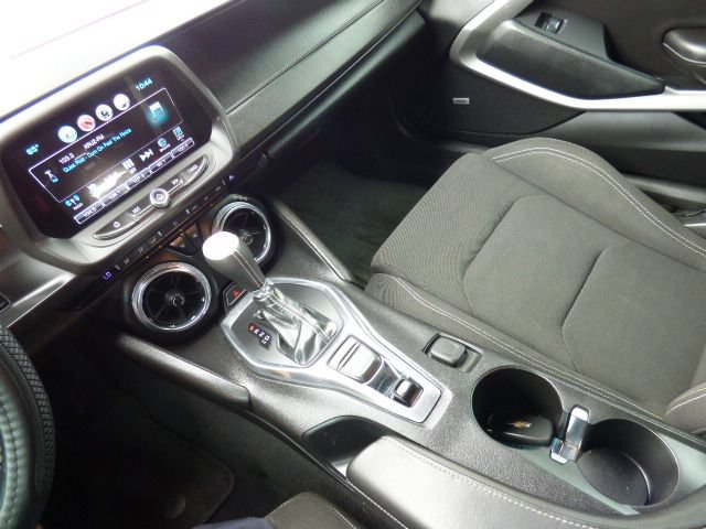 Used 2017 Chevrolet Camaro LT w/ Technology Package RWD image 26