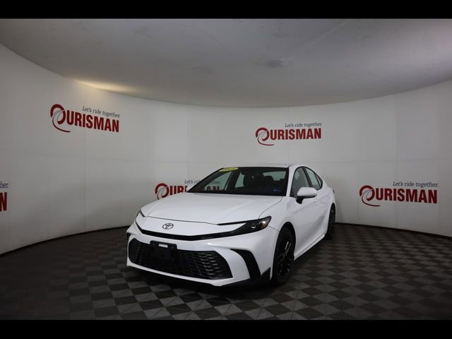 Used 2025 Toyota Camry SE w/ Convenience Package image 2