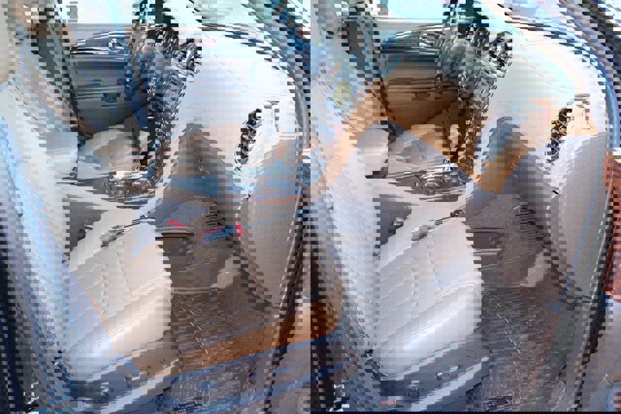 Used 2015 Buick Enclave Leather image 16