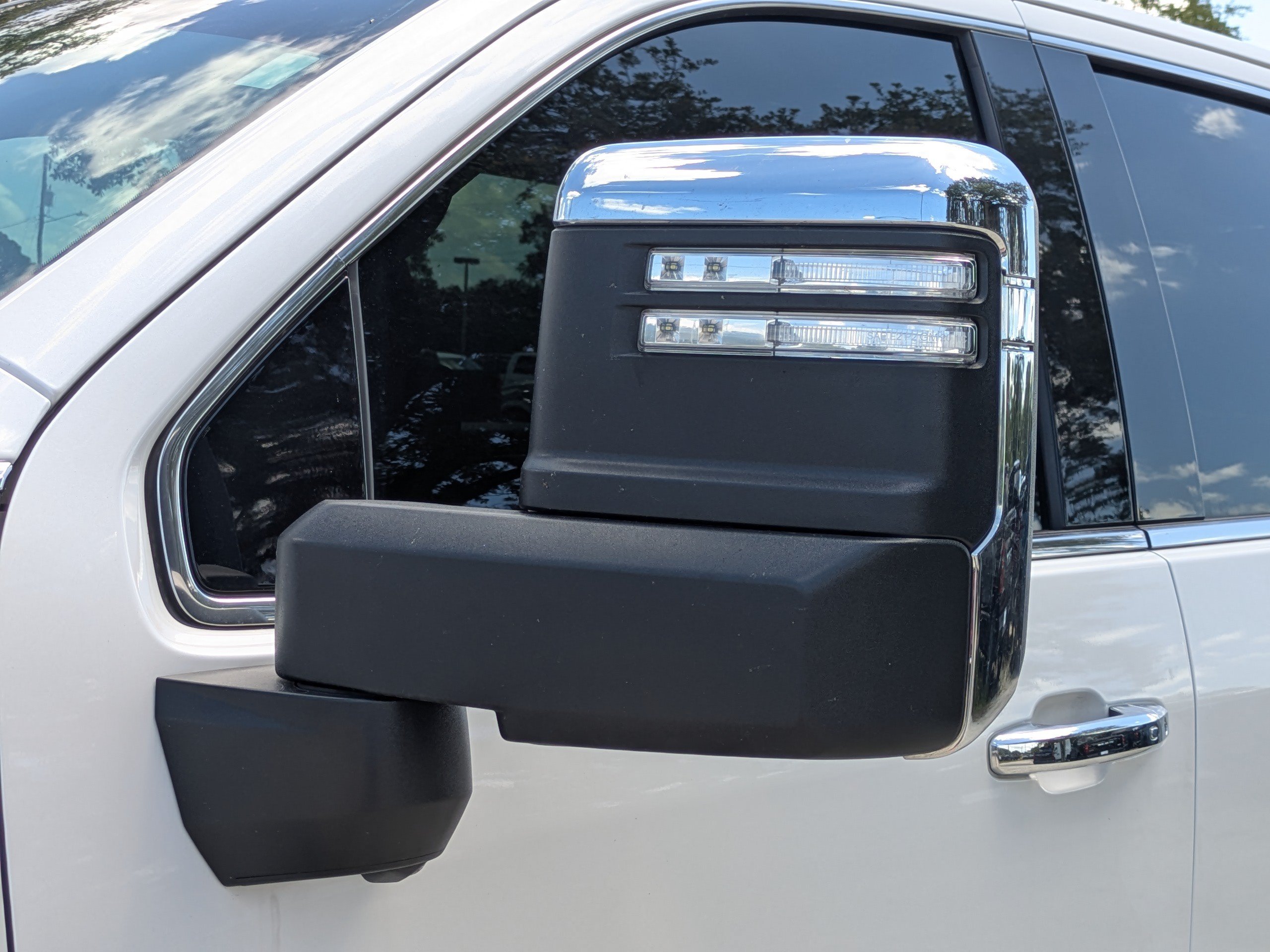 Used 2025 GMC Sierra 2500 SLT w/ SLT Premium Package AWD/4WD image 11