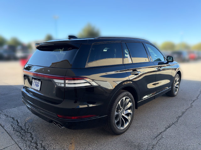 New 2026 Lincoln Aviator AWD w/ Jet Appearance Package image 6