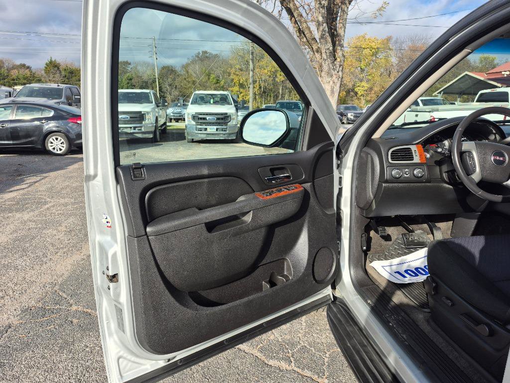 Used 2010 GMC Yukon SLE w/ Convenience Package image 9