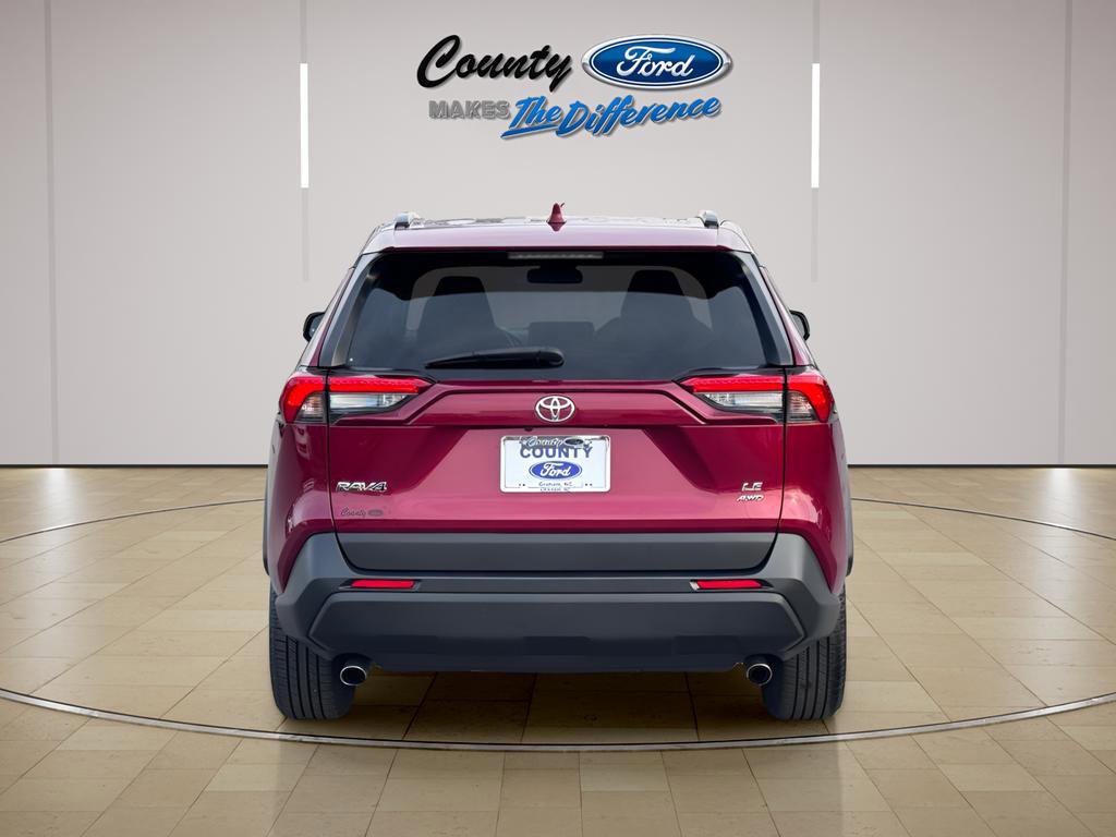 Used 2020 Toyota RAV4 LE image 11