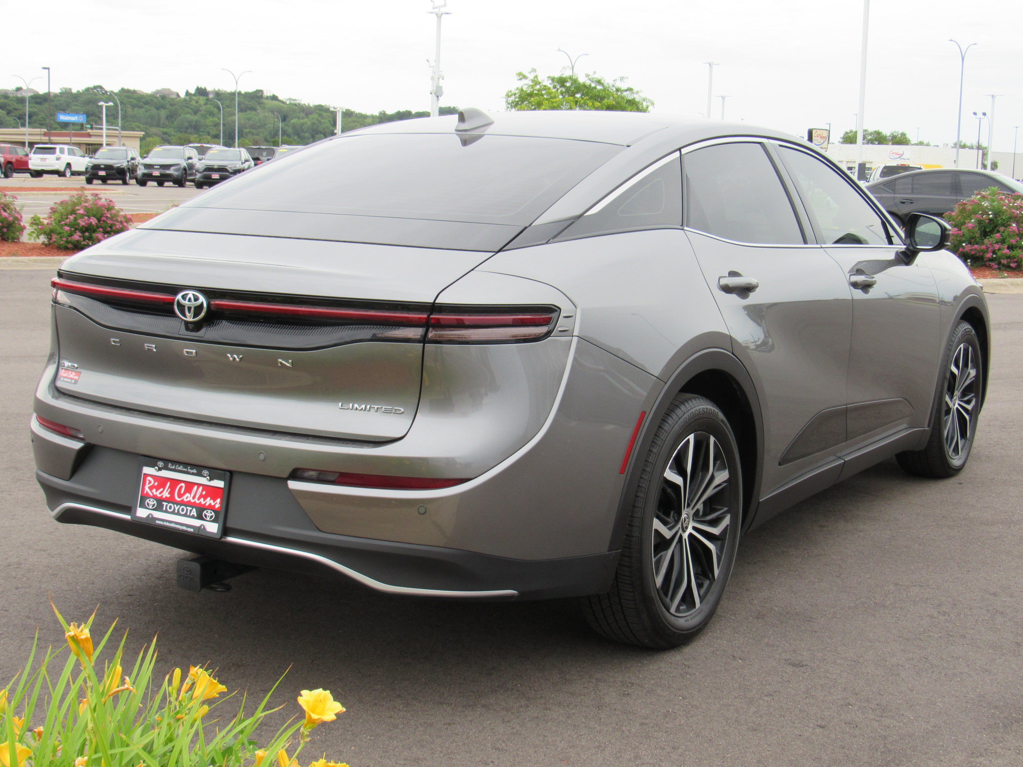Used 2023 Toyota Crown AWD/4WD image 6