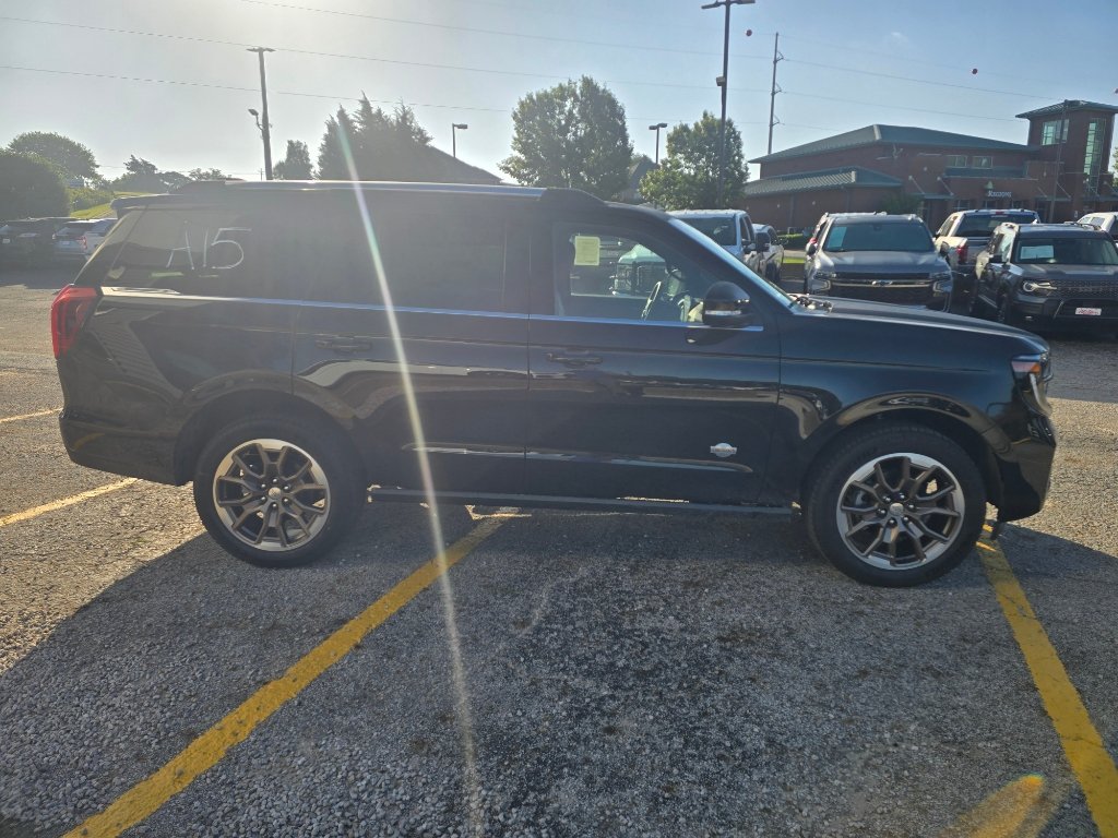 New 2027 Ford Expedition King Ranch RWD image 4